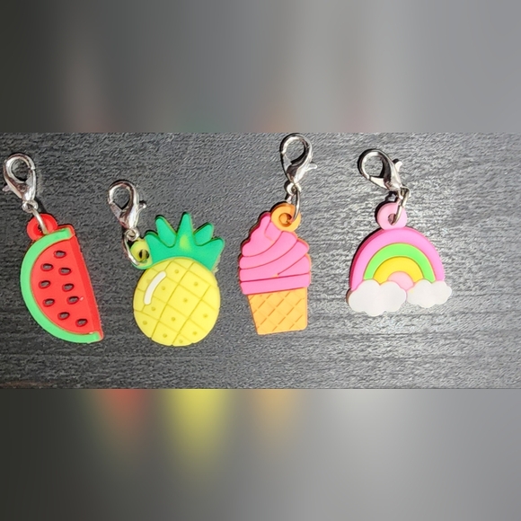 yarnovermarie Other - 4pc Stitch Markers